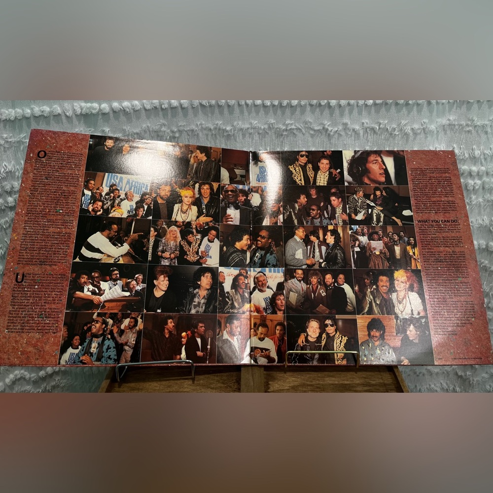Vintage Album. “We Are The World” with original sleeve and album cover - Picture 5 of 9